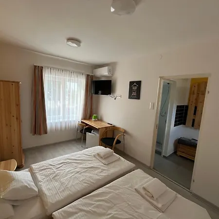 Gran Camping & Panzio Esztergom Exterior photo