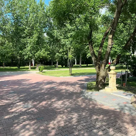 Gran Camping & Panzio Esztergom Exterior photo